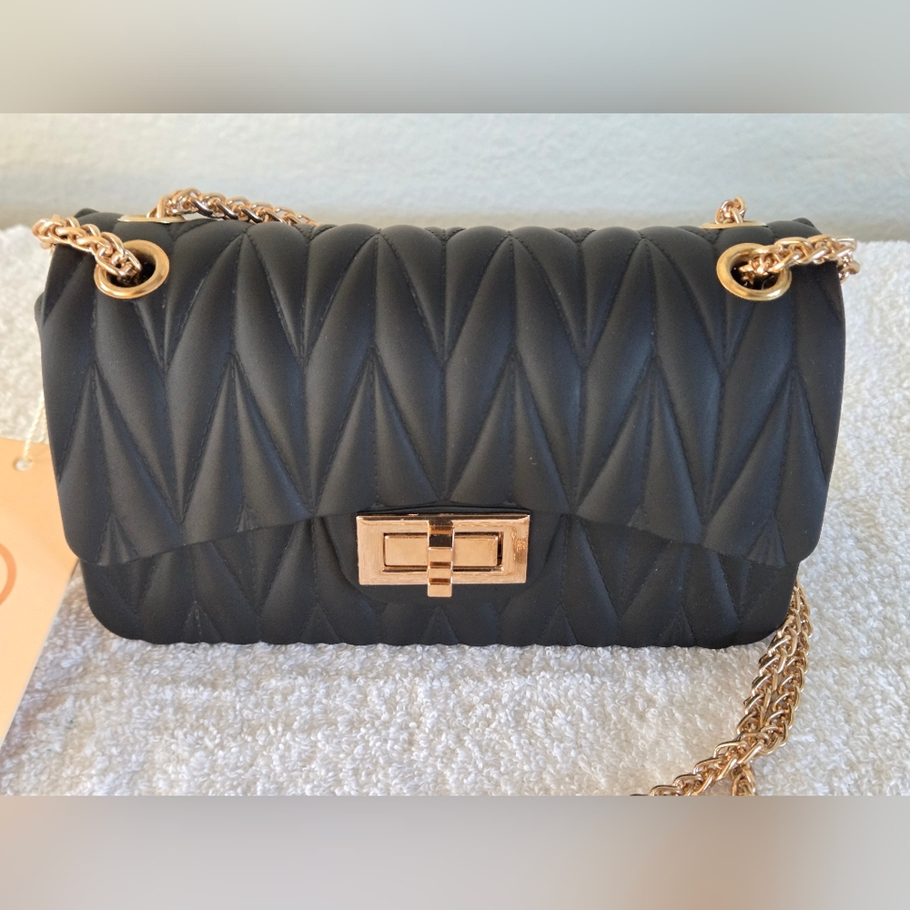 Perfect Image New York Crossbody Black Purse With Gold Chain
